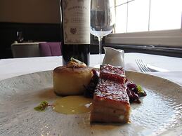 Loftsome Bridge Hotel