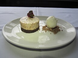 Loftsome Bridge Hotel