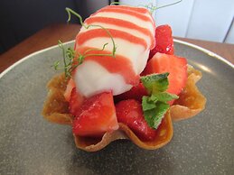 Loftsome Bridge Hotel