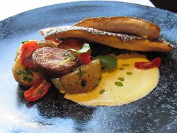 Loftsome Bridge Hotel