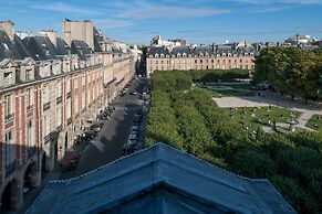 Cour des Vosges - Evok Collection