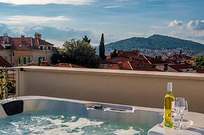 Seven Seas Residence