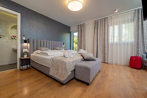 Seven Seas Residence