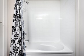 TopLine Suites - Nelson Street