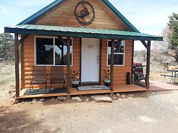 White Cabin Cozy Secluded Cabin