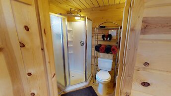 White Cabin Cozy Secluded Cabin