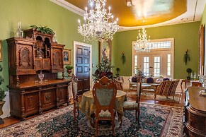 Belle Air Mansion