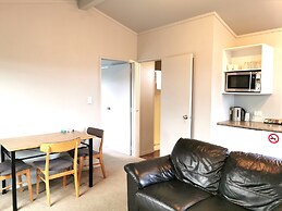 Parakai Geothermal Motel