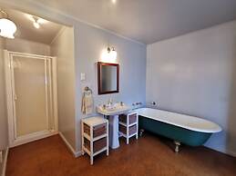 Parakai Geothermal Motel