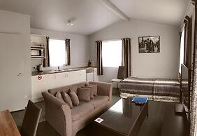 Parakai Geothermal Motel