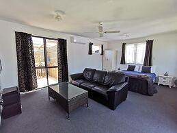 Parakai Geothermal Motel