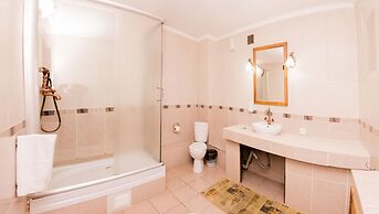 Gostinyi Dvor Galirad