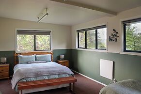 Kanuka Ridge Lodge and Backpackers