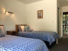 Kanuka Ridge Lodge and Backpackers