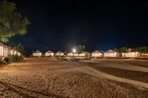 Rajwada Desert Camp by Park Tree