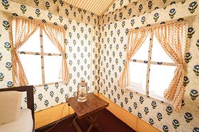 Rajwada Desert Camp by Park Tree