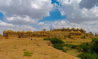 Rajwada Desert Camp by Park Tree