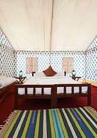 Rajwada Desert Camp by Park Tree