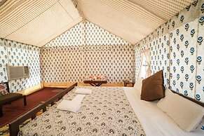 Rajwada Desert Camp by Park Tree