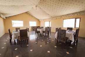 Rajwada Desert Camp by Park Tree