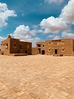 Rajwada Desert Camp by Park Tree