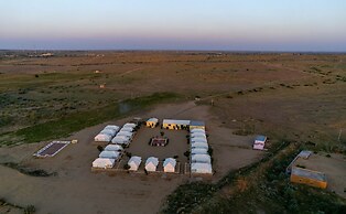 Rajwada Desert Camp by Park Tree