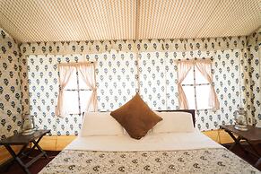 Rajwada Desert Camp by Park Tree