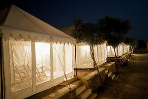 Rajwada Desert Camp by Park Tree