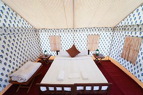 Rajwada Desert Camp by Park Tree