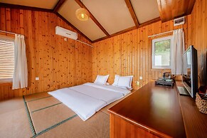 Floral Hotel Qingdao Shark Stone