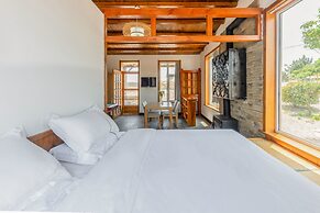 Floral Hotel Qingdao Shark Stone