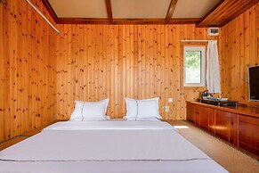 Floral Hotel Qingdao Shark Stone