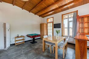 Floral Hotel Qingdao Shark Stone