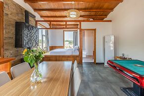 Floral Hotel Qingdao Shark Stone