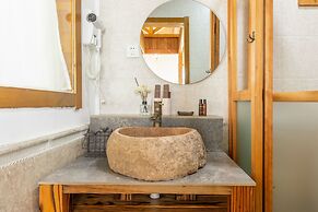 Floral Hotel Qingdao Shark Stone