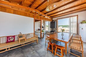 Floral Hotel Qingdao Shark Stone