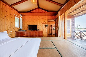 Floral Hotel Qingdao Shark Stone