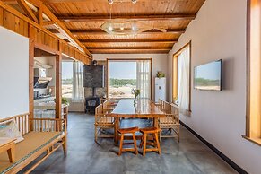 Floral Hotel Qingdao Shark Stone