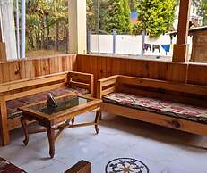 Ziro Palace Inn