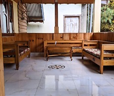 Ziro Palace Inn