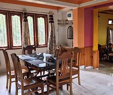 Ziro Palace Inn