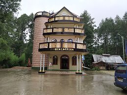 Ziro Palace Inn