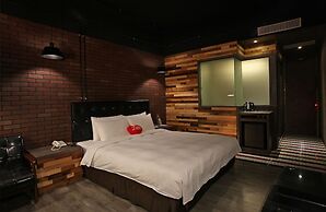 Chateau Motel
