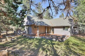 Pet-friendly 13 Ollalie Home Features Double Car Garage by Redawning