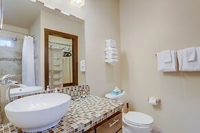 Urban Roundabout 2 Bedroom Home by RedAwning