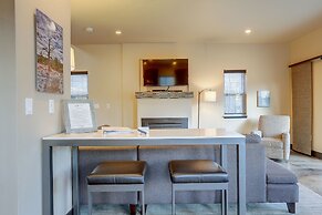 Urban Roundabout 2 Bedroom Home by RedAwning