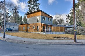 Urban Roundabout 2 Bedroom Home by RedAwning