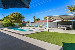 Palm Springs Life 3 Bedroom Home by RedAwning