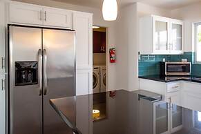 Palm Springs Life 3 Bedroom Home by RedAwning