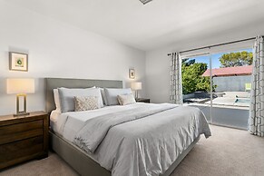 Palm Springs Life 3 Bedroom Home by RedAwning